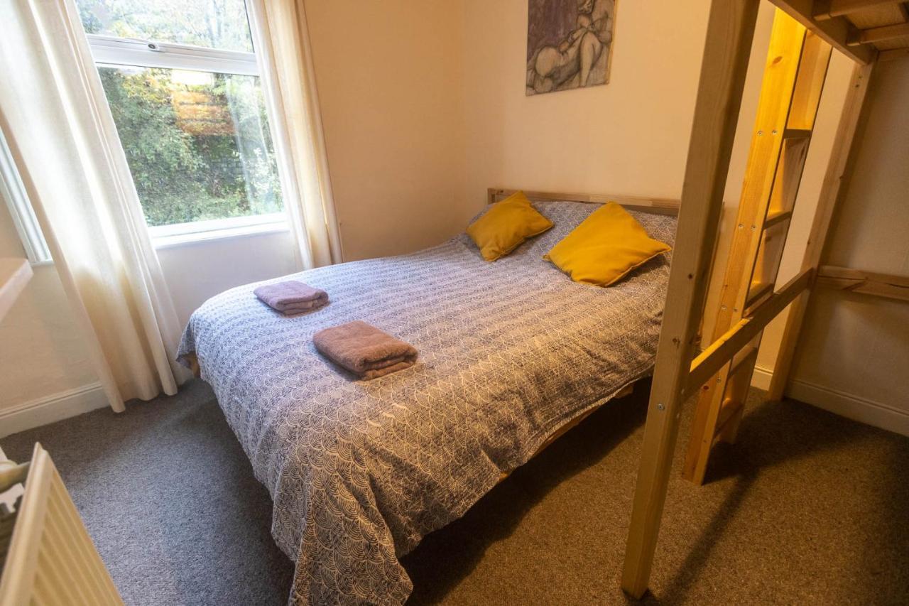 Beautiful Riverside Home, Hebden Bridge, Woodland Views, Sleeps 2 - 9 Exterior foto